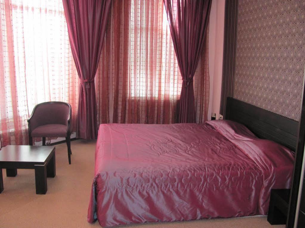 Hotel Ezeroto Стара-Загора Экстерьер фото