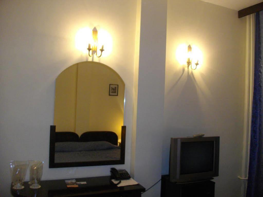 Hotel Ezeroto Стара-Загора Экстерьер фото