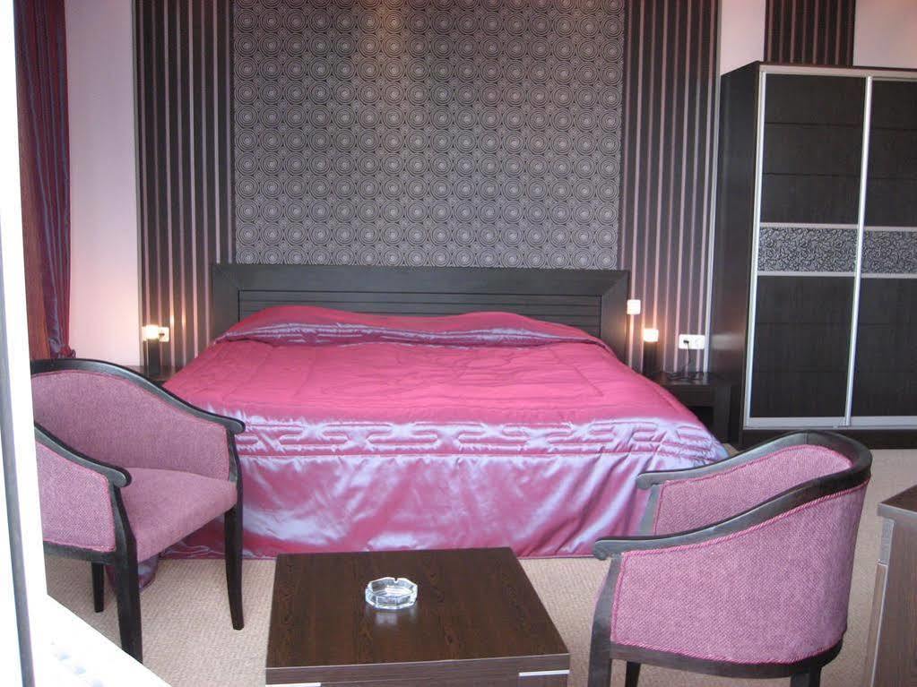 Hotel Ezeroto Стара-Загора Экстерьер фото