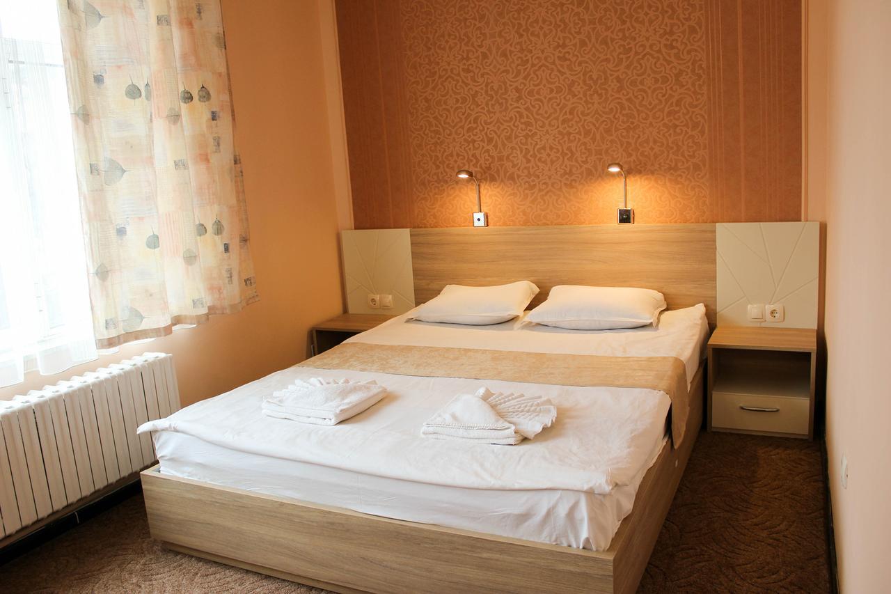 Hotel Ezeroto Стара-Загора Экстерьер фото